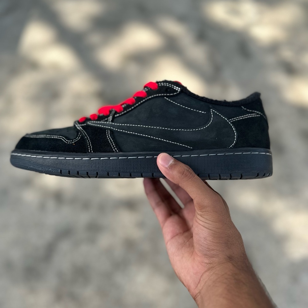 Travis Phantom - image 1